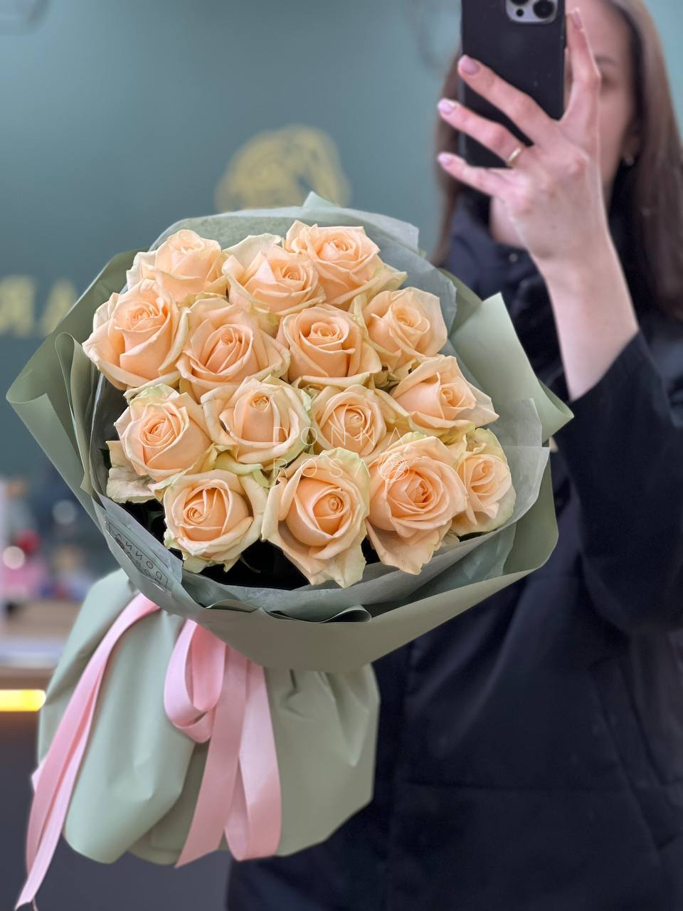 Букет из 15 кремовых роз Аваланж Пич (Avalanche Peach)