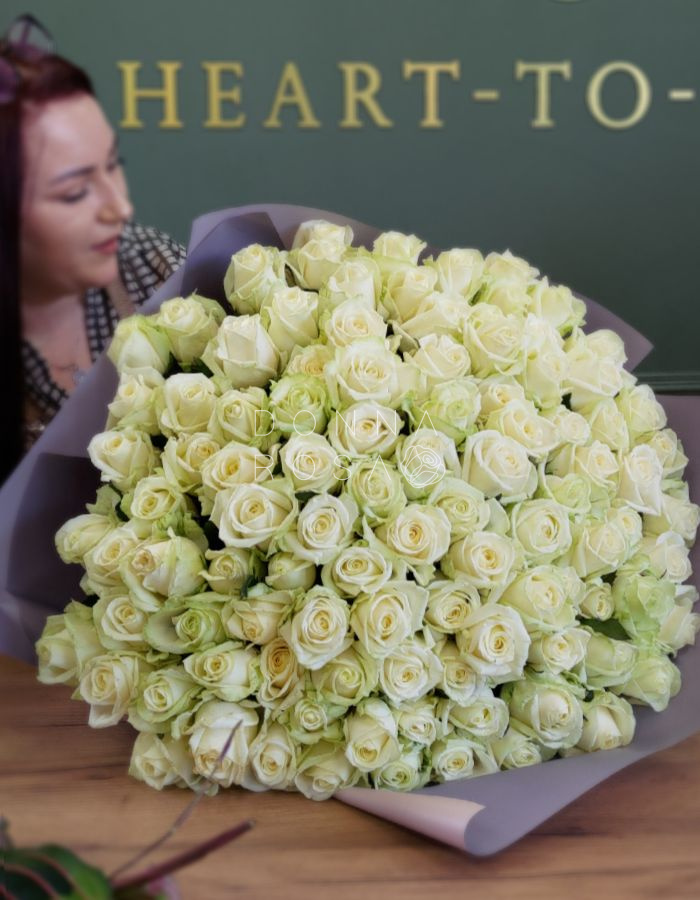 Букет из 101 белой розы Аваланж (Avalanche)