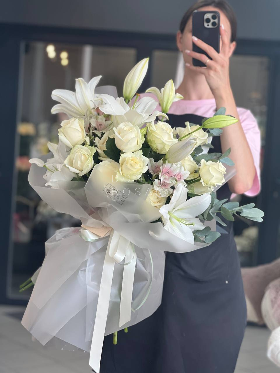 Букет "Шепот Лилии"