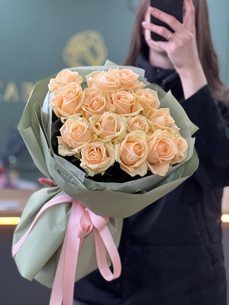 Букет из 15 кремовых роз Аваланж Пич (Avalanche Peach)