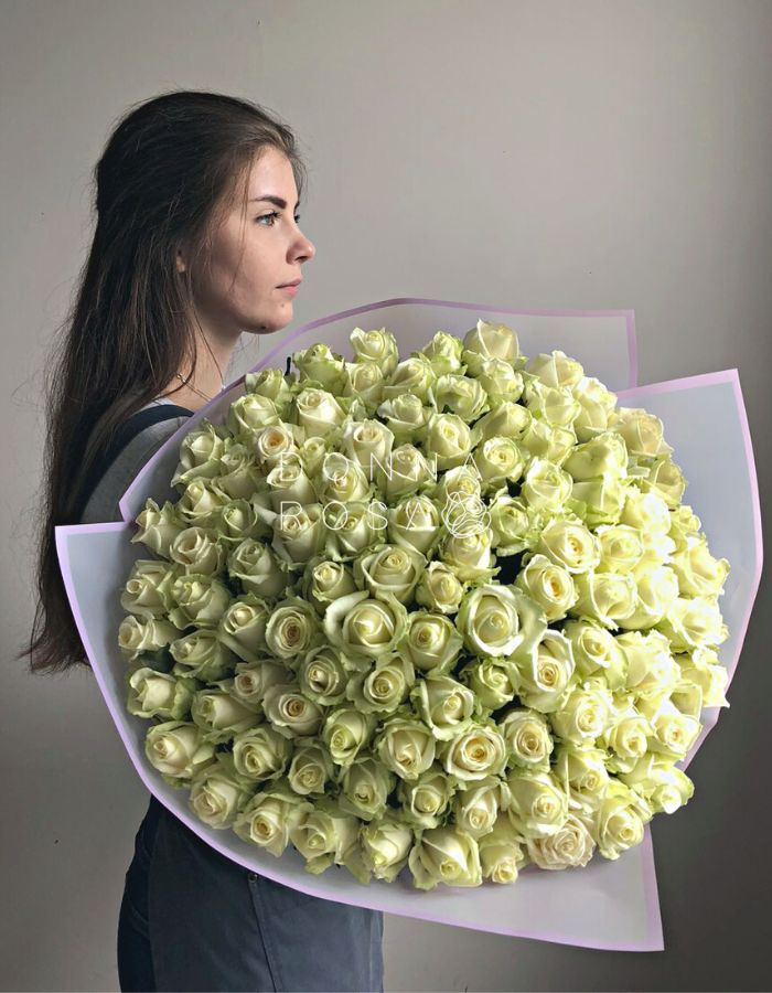 Букет из 101 белой розы Аваланж (Avalanche)