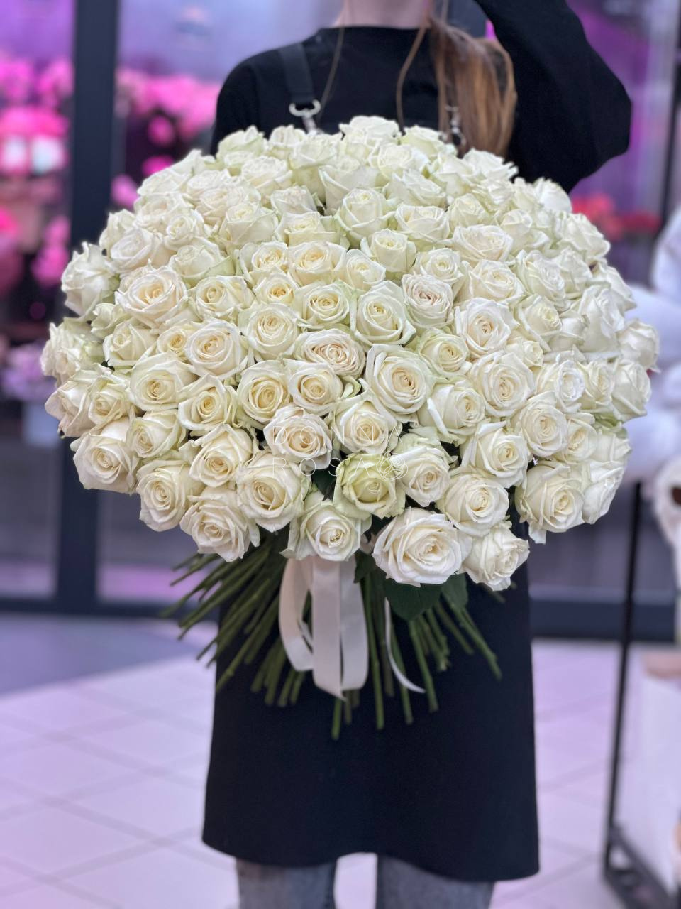 Букет из 101 розы Аваланж с Лентой 