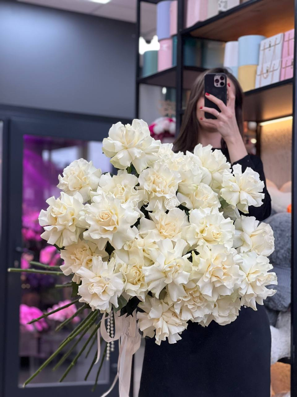 Букет из 25 французских роз под ленту 