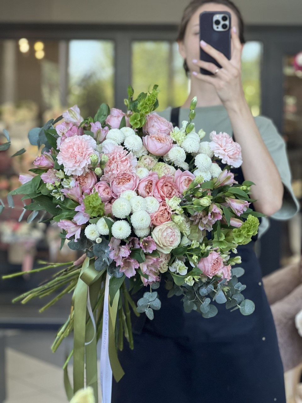 Букет "Объятья флоры"