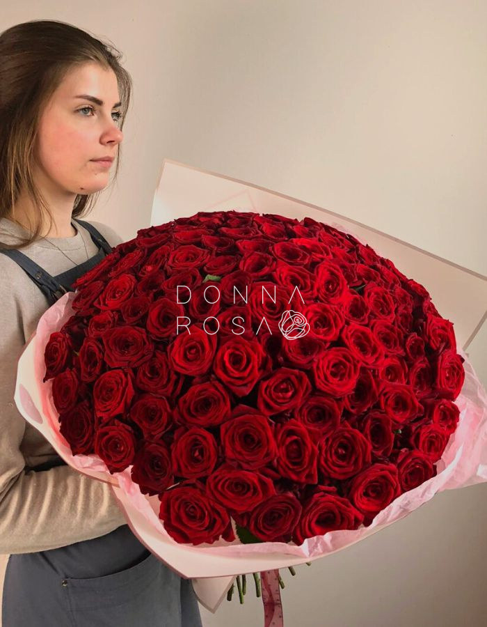 Букет из 101 красной розы Ред Наоми (Red Naomi)