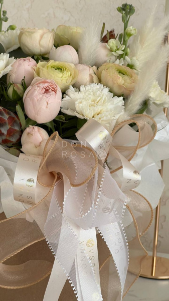 Композиция "Нежнее перышка"