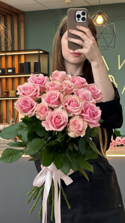 Букет из 15 розовых роз Пинк Аваланж (Pink Avalanche)