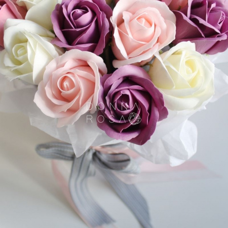 Композиция из мыльных роз