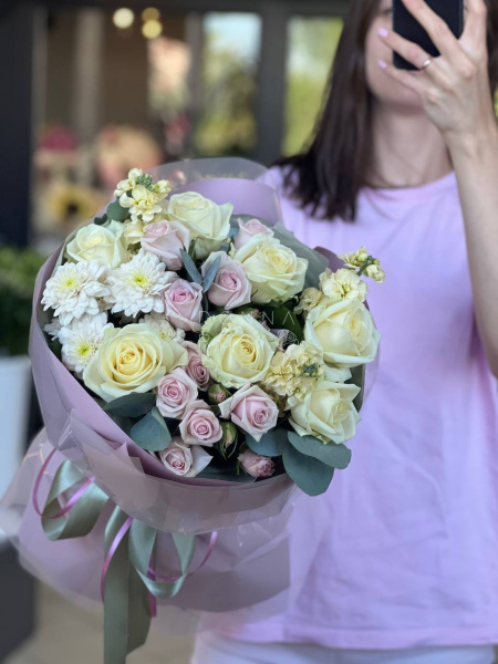 Букет "Серенада в лепестках"  