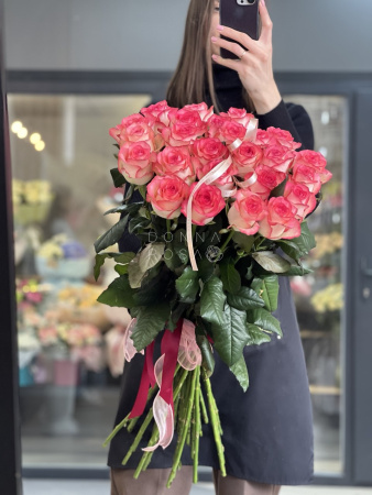 Букет из 25 роз Джумилия 80 см под ленту 