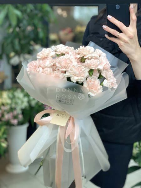 Букет моно из гвоздик в ассортименте