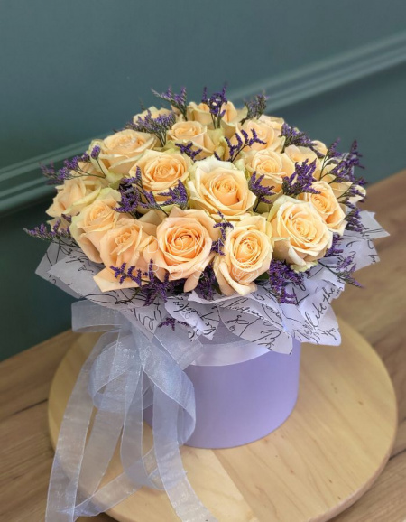 Композиция в коробке "Крем"