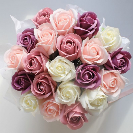 Композиция из мыльных роз