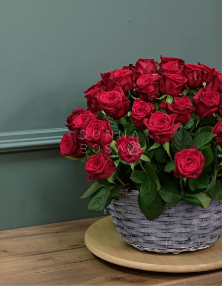 Корзина из 51 розы Red Naomi