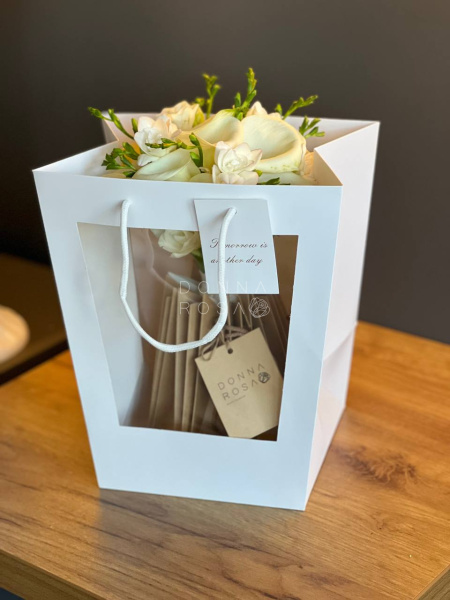 Свадебный букет из калл и фрезии