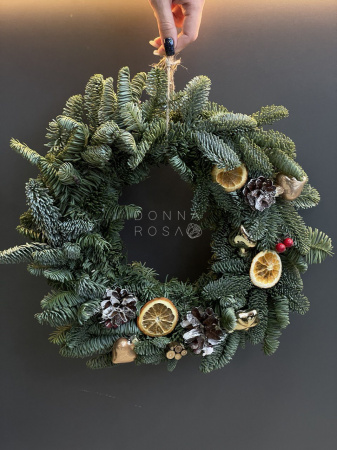 Венок из нобилиса M