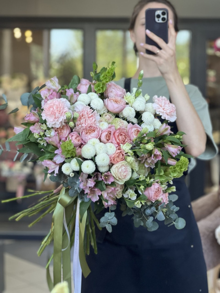 Букет "Объятья флоры"