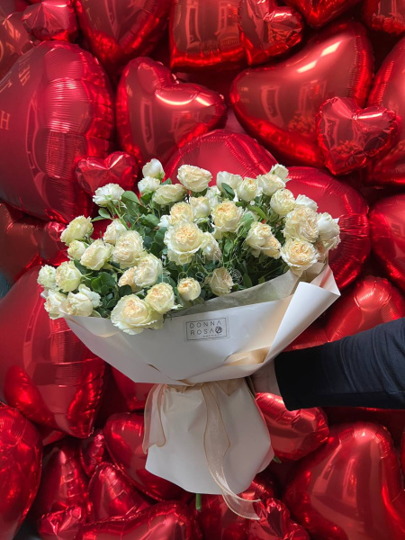 Букет из 11 кустовых роз